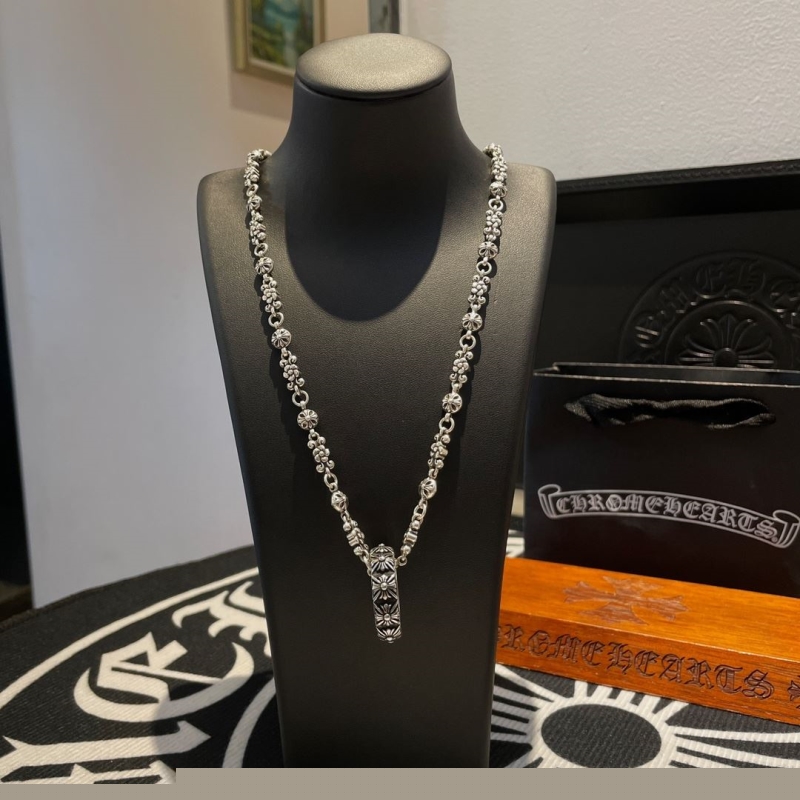 Ch**me He**ts necklaces